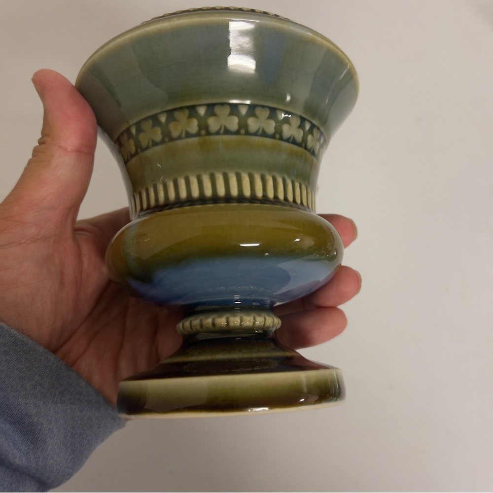 Vintage Wade Ireland Porcelain Small Vase - Picture 2 of 4